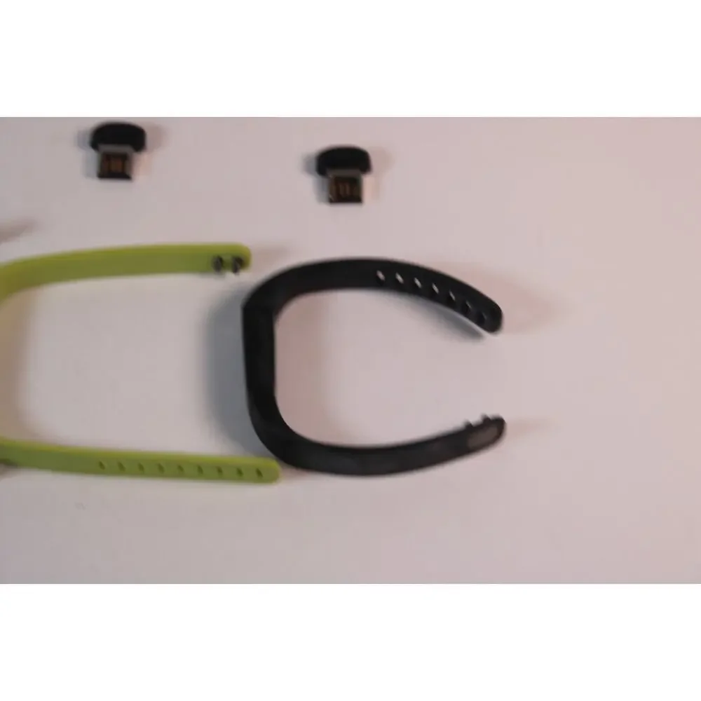Fitbit Flex Tracker, 3 Wristbands, 1 Charger, 3 Dongles